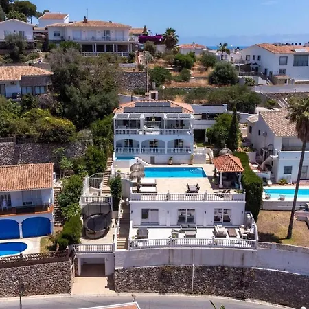 Seaview In Fuengirola, Pool, Sleeps 16 Fuengirola