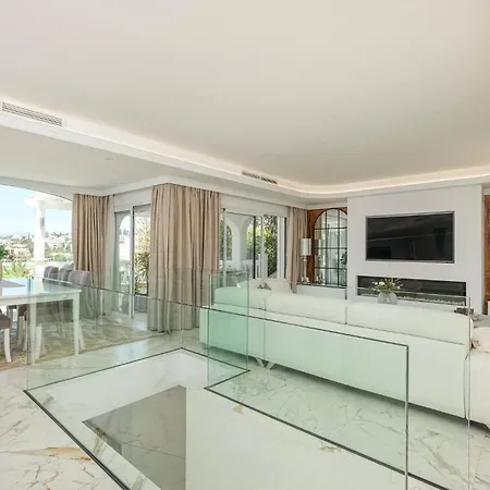 Seaview In Fuengirola, Pool, Sleeps 16