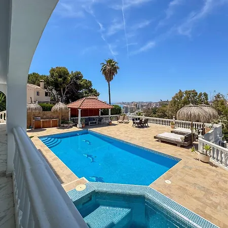 Ferienhaus Seaview In Fuengirola, Pool, Sleeps 16