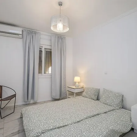 Seaview In Fuengirola, Pool, Sleeps 16 Ferienhaus *
