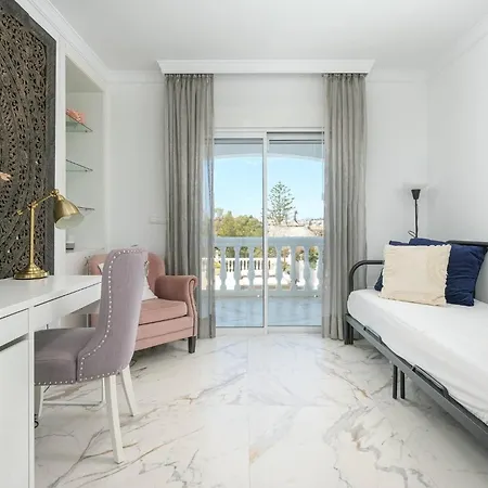 Ferienhaus Seaview In Fuengirola, Pool, Sleeps 16