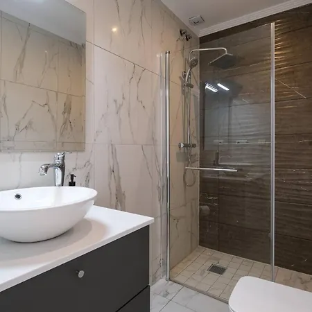 Seaview In Fuengirola, Pool, Sleeps 16 Ferienhaus *