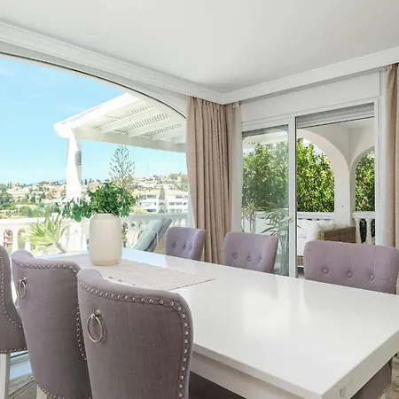 Seaview In Fuengirola, Pool, Sleeps 16 Ferienhaus *